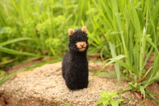 Mini Alpaca Handmade: Black / 5 inch