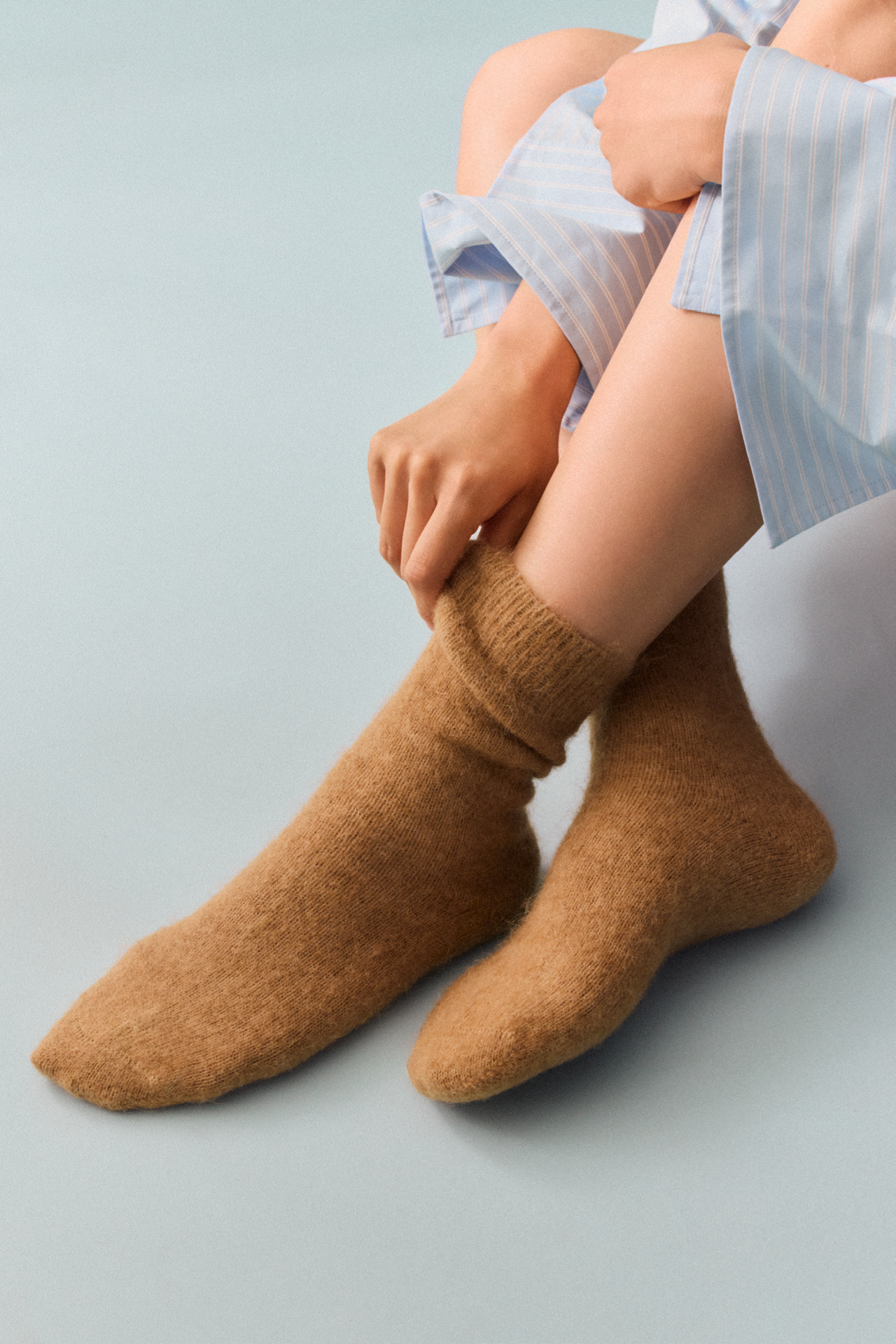 Biscuit Beige Ultra Soft Alpaca Bed Socks: Medium (UK 8-10)