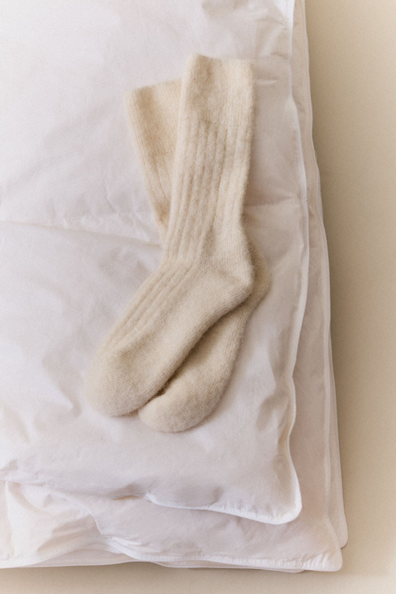 Clotted Cream Ultra Soft Alpaca Ribbed Bed Socks: Small (UK 4-7)